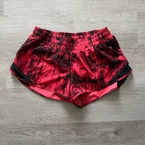 Limited Edition Lululemon Hotty Hot short 2.5